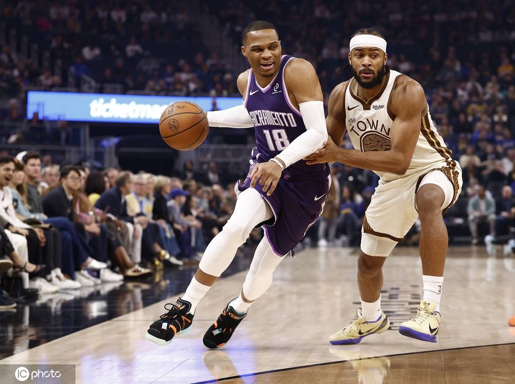 库里27+10巴特勒15+6+6 德罗赞24分勇士送国王7连败