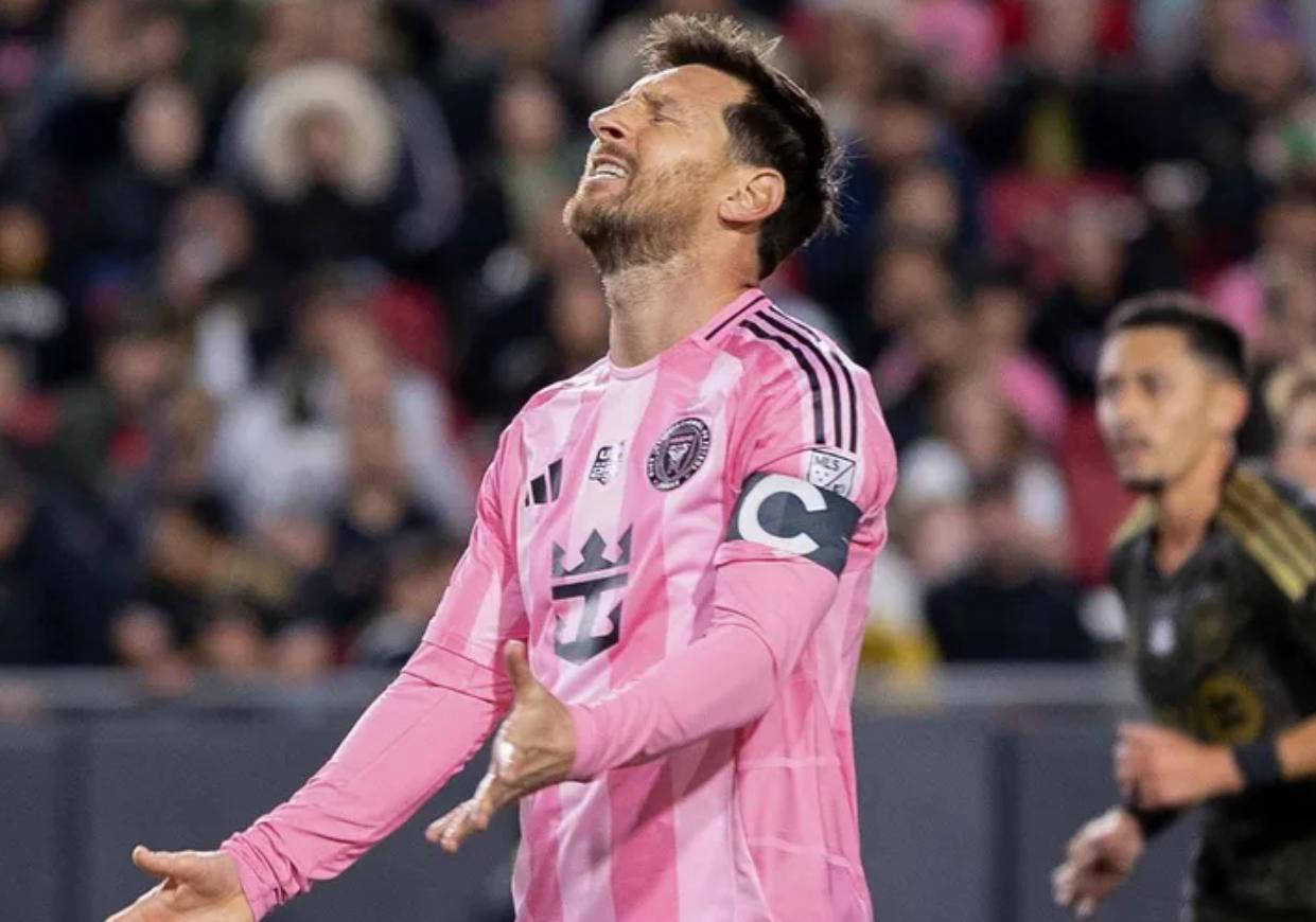 梅西坦言遗憾：因语言障碍与名人交流时感到无知，深感懊悔